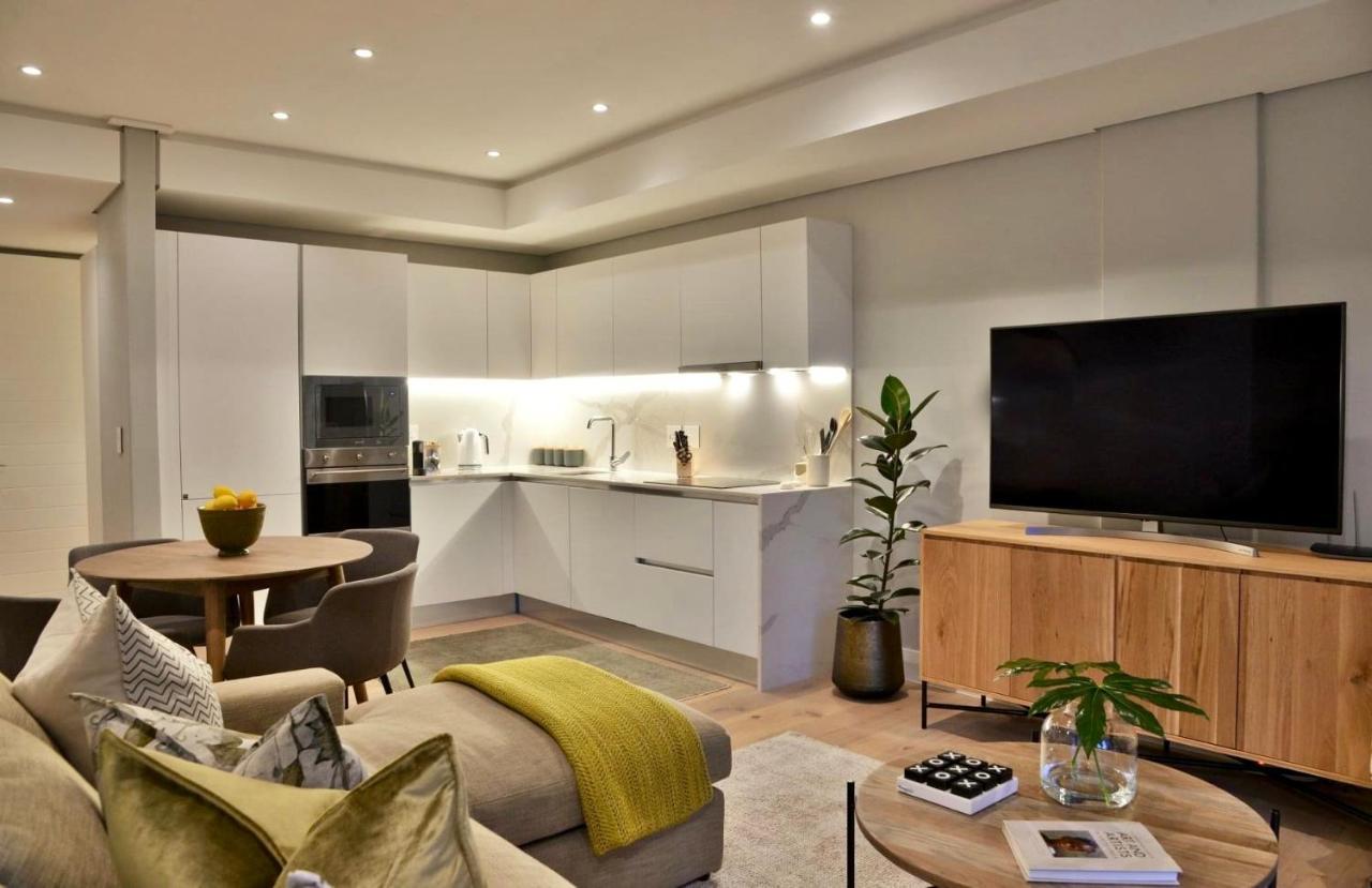 35 On Main By Stay In Luxury Kaapstad Buitenkant foto