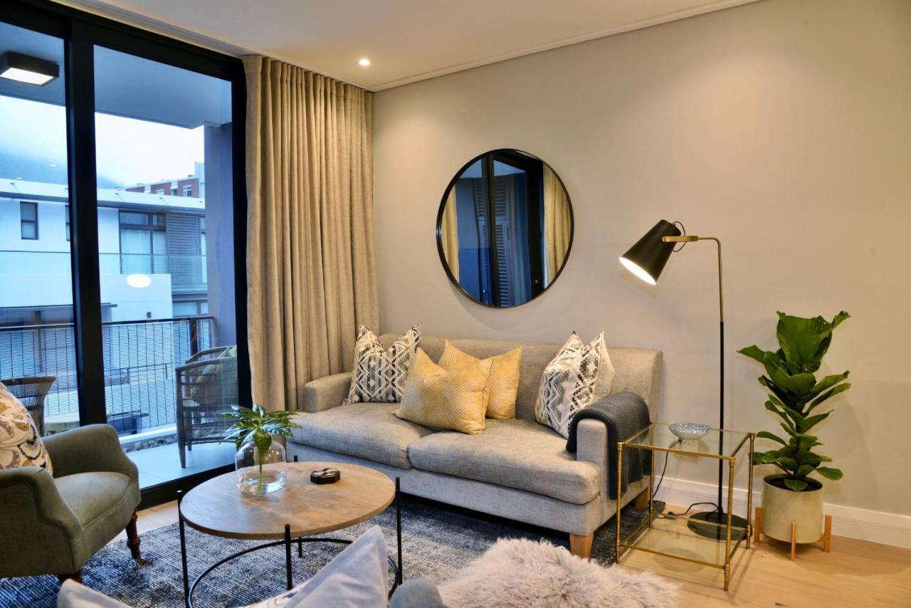 35 On Main By Stay In Luxury Kaapstad Buitenkant foto