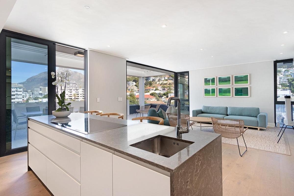 35 On Main By Stay In Luxury Kaapstad Buitenkant foto
