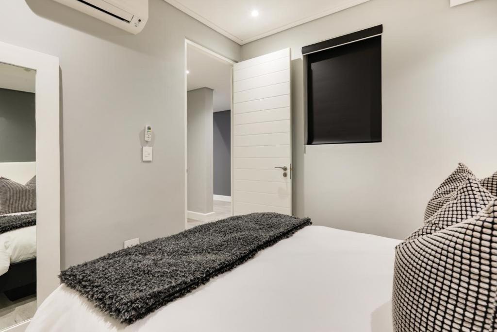 35 On Main By Stay In Luxury Kaapstad Buitenkant foto