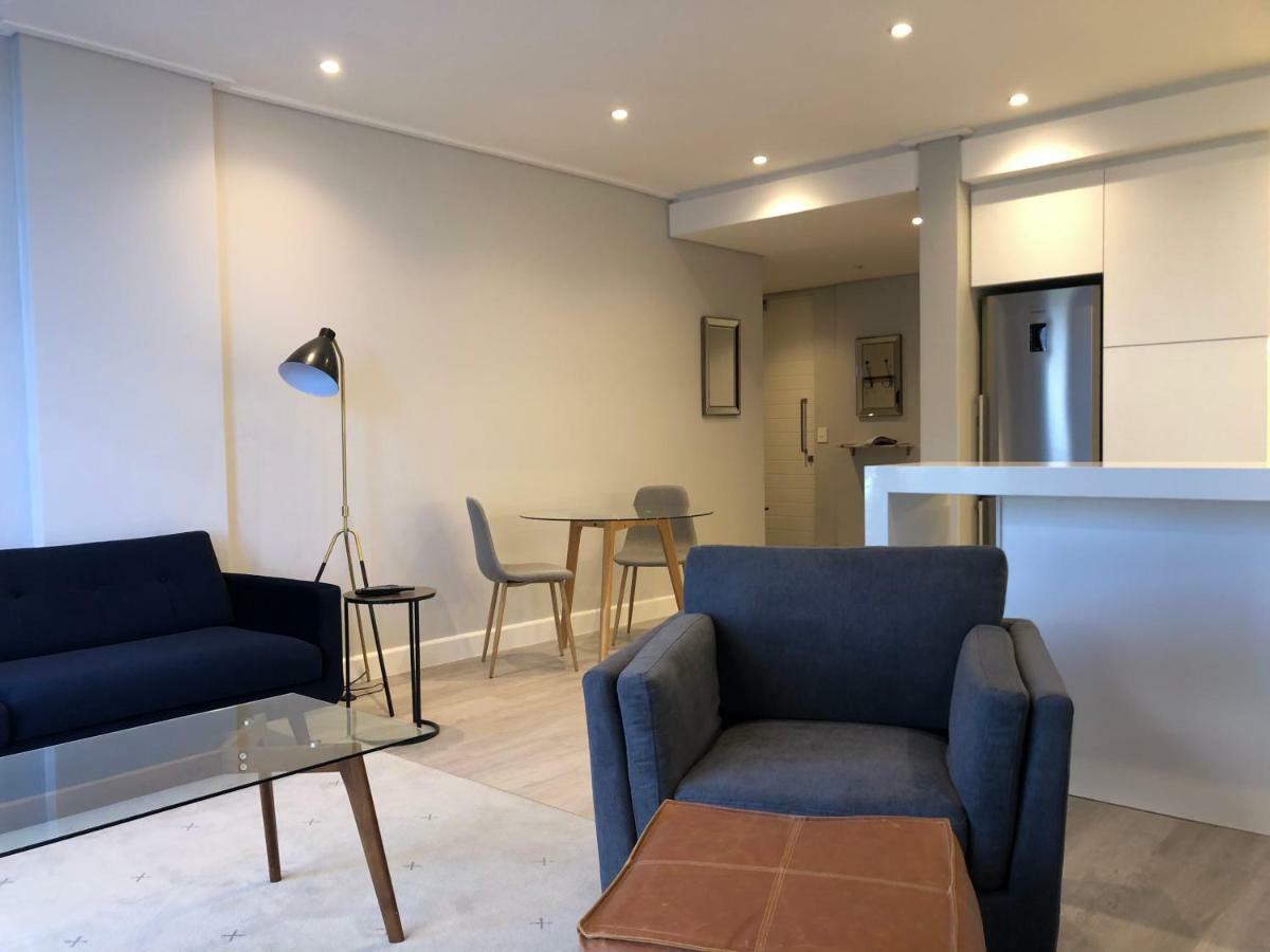 35 On Main By Stay In Luxury Kaapstad Buitenkant foto